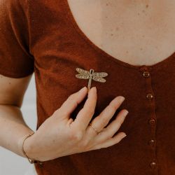 Broche en laiton doré - LIBELLULE - LES PETITES HIRONDELLES