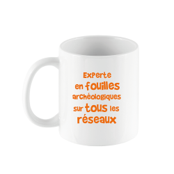 MUG STAN - Caractère de la Stalkeuse - DERRIERE LA PORTE