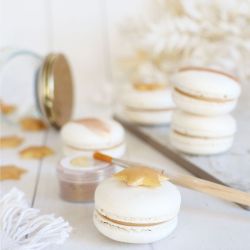 Décors sucrés en pâte d'amande - Etoiles dorées - SCRAPCOOKING