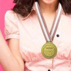 MÉDAILLE D'OR - SUPER NOUNOU