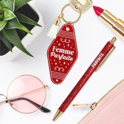 DUO PAILLETTES PORTE-CLES MOTEL ET STYLO - FEMME PARFAITE