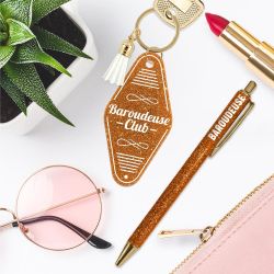 DUO PAILLETTES PORTE-CLES MOTEL ET STYLO - BAROUDEUSE