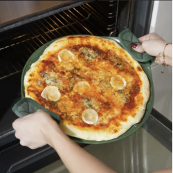 LE FORMIDABLE PLAT À PIZZA AVEC COUTEAU - MYRTILLE - COOKUT