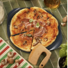 LE FORMIDABLE PLAT À PIZZA AVEC COUTEAU - MYRTILLE - COOKUT