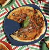 LE FORMIDABLE PLAT À PIZZA AVEC COUTEAU - MYRTILLE - COOKUT