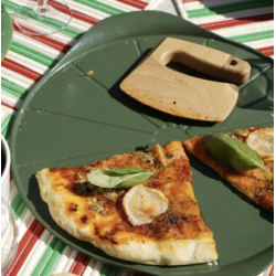 LE FORMIDABLE PLAT À PIZZA AVEC COUTEAU - FOUGERE - COOKUT