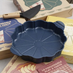 LE FORMIDABLE PLAT À TARTE AVEC COUTEAU - MYRTILLE - COOKUT