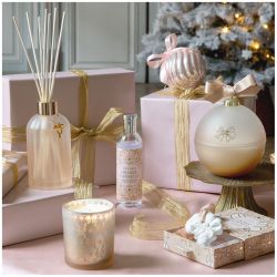 BOUGIE PARFUMÉE RUBANS DE FETE 160G - ORANGE CANELLE - MATHILDE. M
