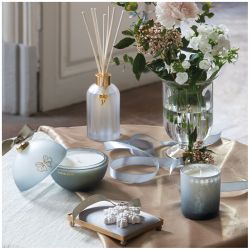 BOUGIE PARFUMEE RUBANS DE FETE 160 G - MUSC IRISÉ - MATHILDE M