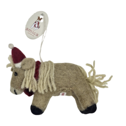 PONEY AVEC SON ÉCHARPE...